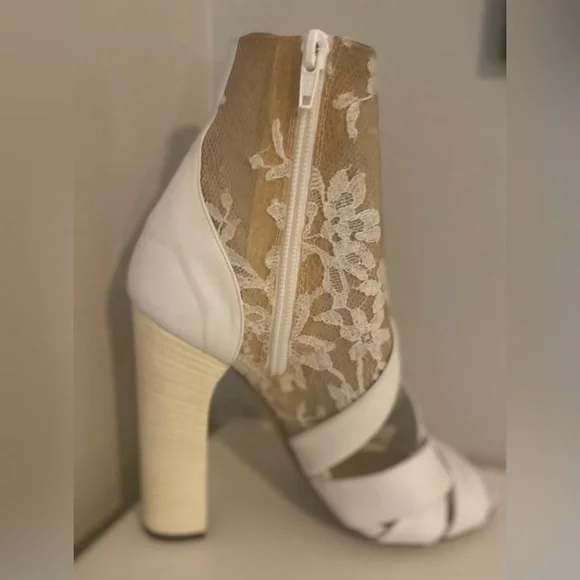 NWB Nicholas Kirkwood Erdem White Lace Ankle Cuff Leather Sandal 37 *As Is* - Picture 4 of 11